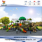 Parque de atracciones Tree House en un parque infantil al aire libre